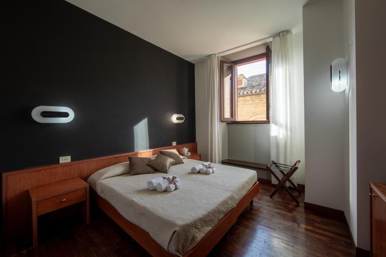 Hotel Grimaldi Treia エクステリア 写真