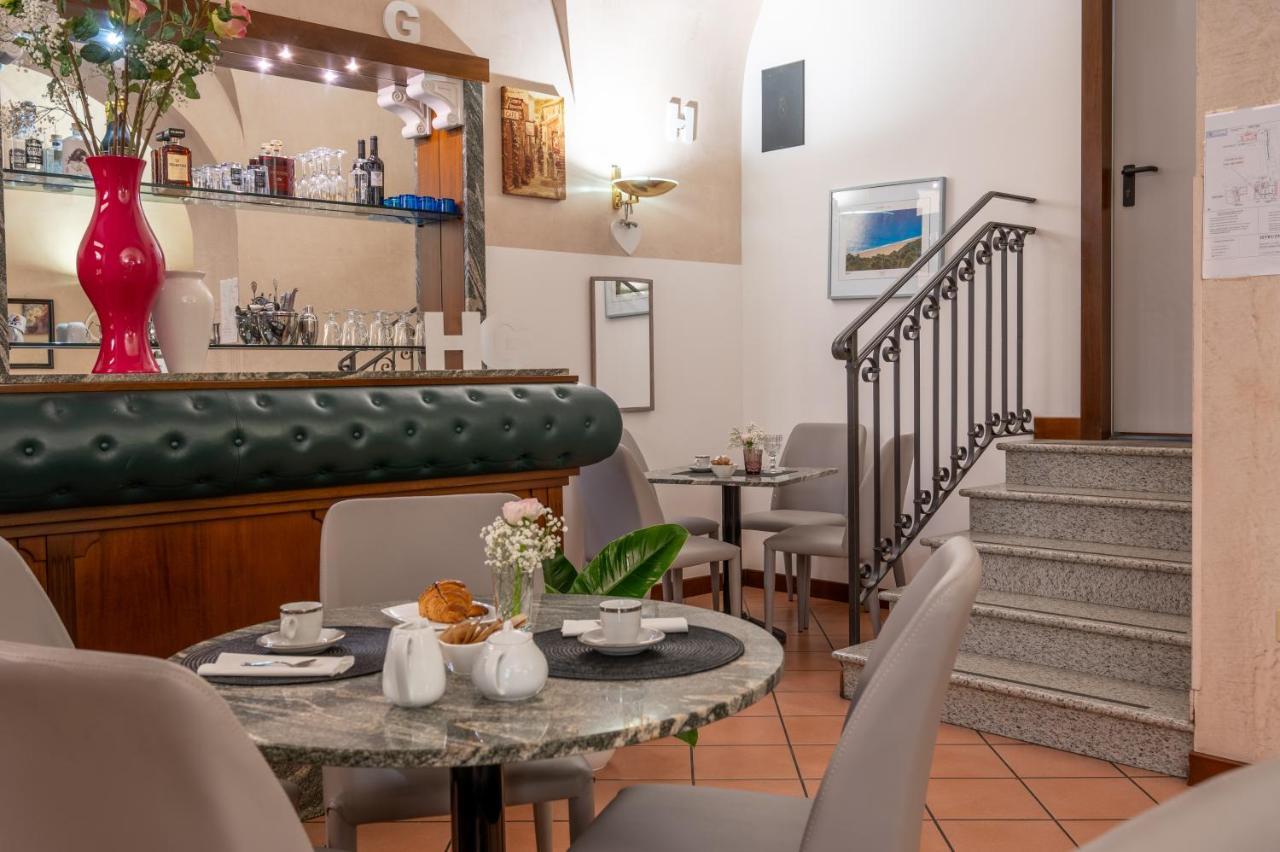 Hotel Grimaldi Treia エクステリア 写真