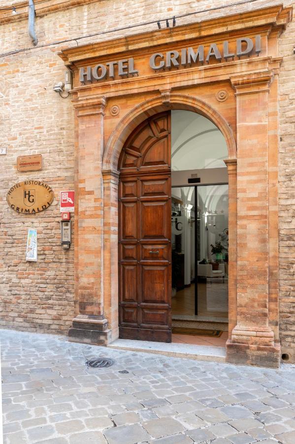 Hotel Grimaldi Treia エクステリア 写真